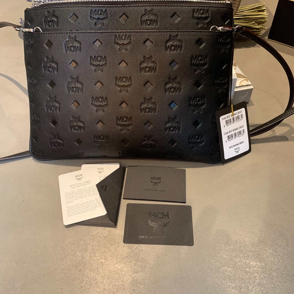 Authentic! Crossbody Pouch in Monogram Leather